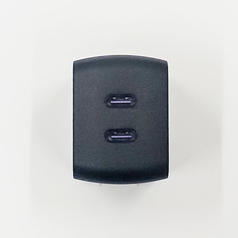 ポートはどちらもUSB Type-Cです