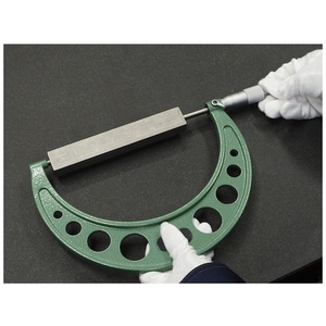 新潟精機 標準外側マイクロメータ 測定範囲200~225mm 151403200～2250.018 FC783JC-3317285-イメージ2
